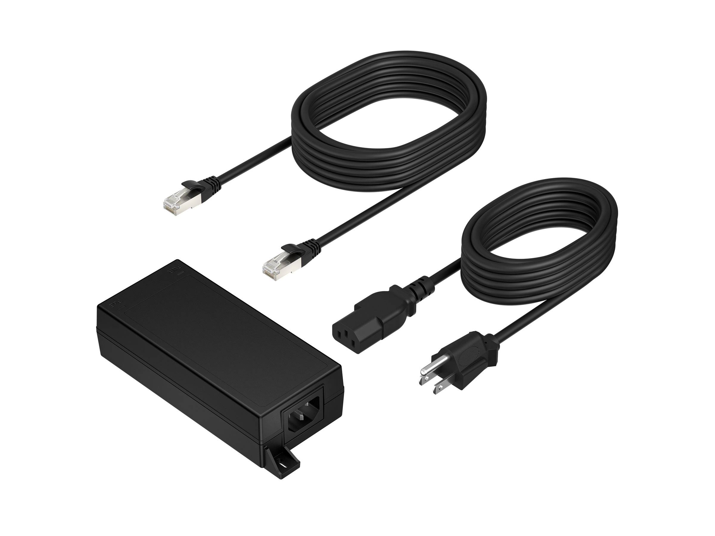 Zwei schwarze Ethernet-Kabel, ein Netzteil und ein Stromkabel auf weißem Hintergrund, die Netzwerk- und Stromverbindungen darstellen.