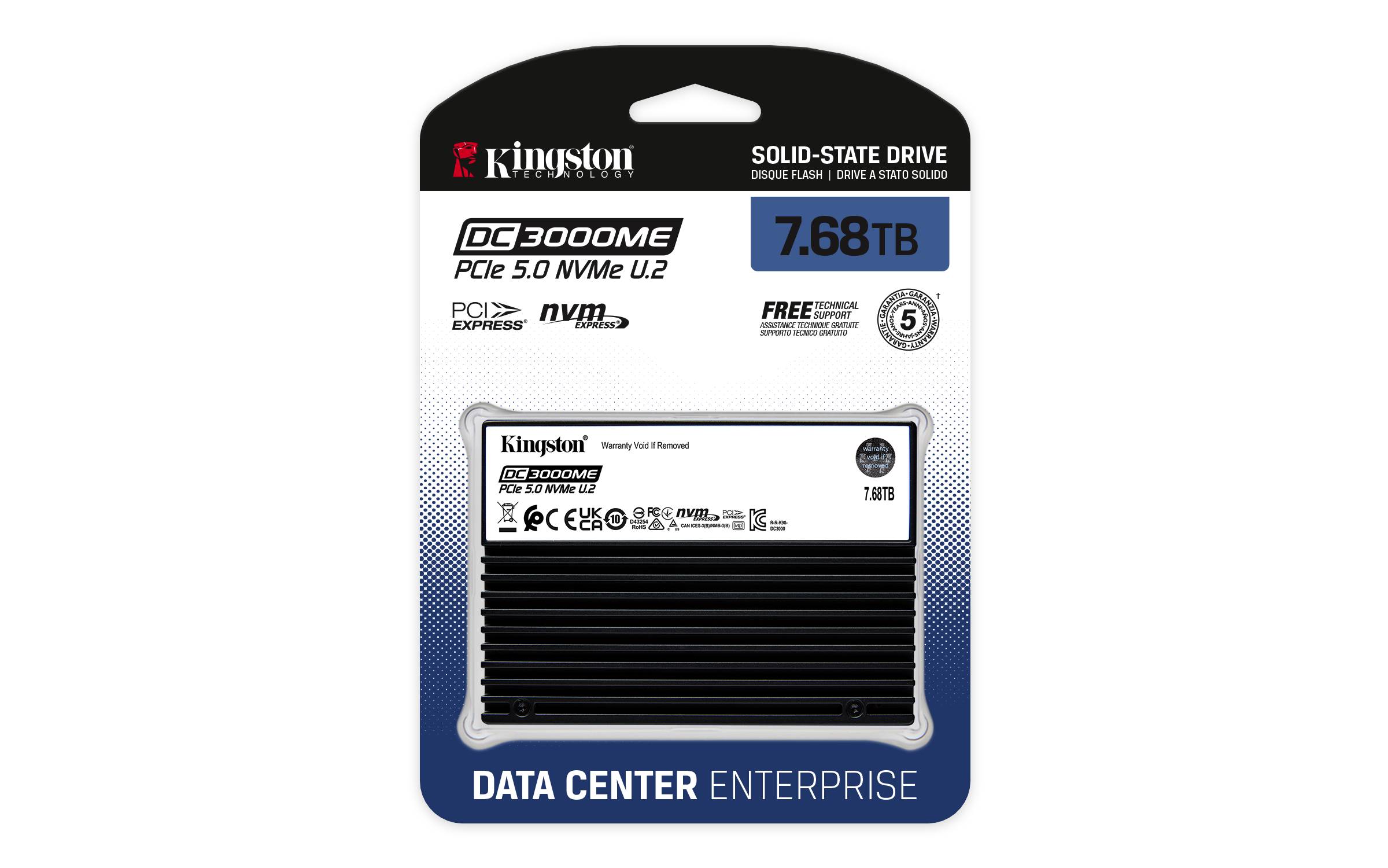 Verpackung für Kingston DC3000ME Solid-State-Laufwerk, gekennzeichnet mit PCIe 5.0 NVMe U.2, 7,68 TB, Data Center Enterprise.