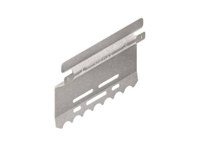 Metallisches Winkelstück mit mehreren Schlitzen und Kerben, das für strukturelle Unterstützung oder Befestigung in Bau- oder Montagearbeiten verwendet wird.