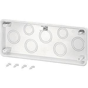 Ein weißes Elektro-Verteilerdosendeckel mit mehreren kreisförmigen Ausbruchöffnungen für Kabeleinführungen. Vier kleine Schrauben sind daneben angebracht.