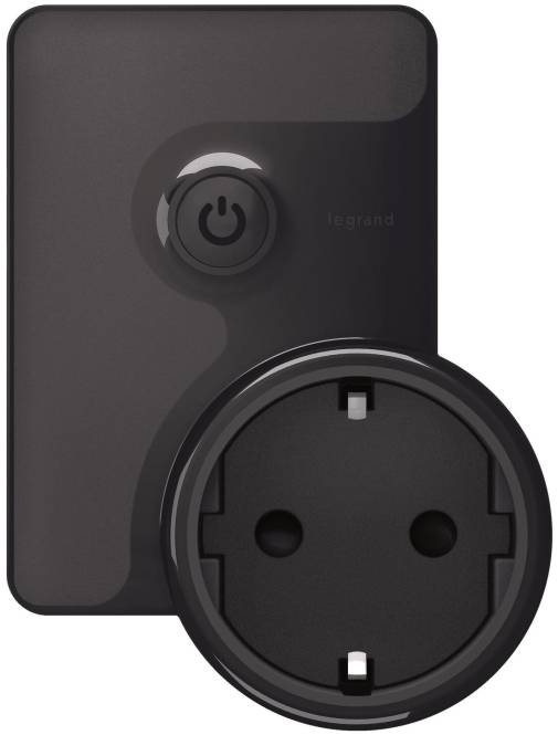 Ein intelligenter Stecker mit einer Stromtaste, geeignet zur Fernsteuerung von Elektrogeräten, von vorne dargestellt.