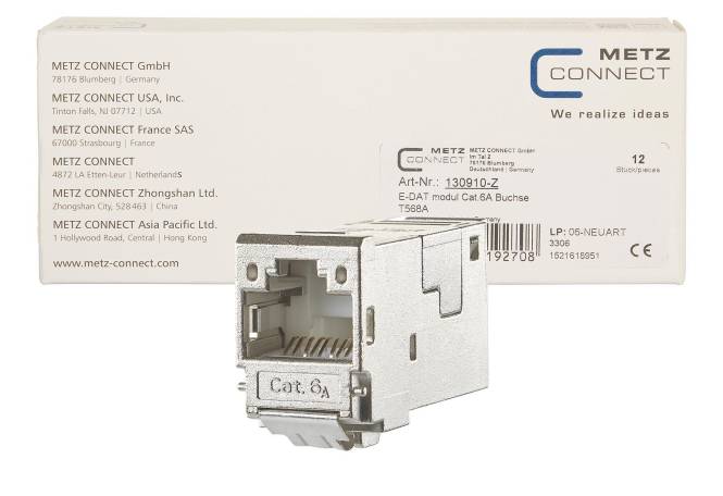 Eine Nahaufnahme eines Cat-6A-Datenmoduls, das sein Metallgehäuse und die Steckerverbindung zeigt, mit einem Produktetikett 'Art-Nr.: 130910-Z'.