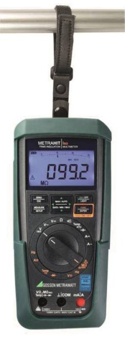 Ein grünes digitales Multimeter zeigt eine Widerstandsmessung von „099,2 MΩ