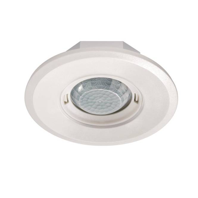 Ein in der Decke versenkter Bewegungsmelder mit rundem weißem Rahmen und einer zentralen Kuppellinse für die Bewegungserkennung.