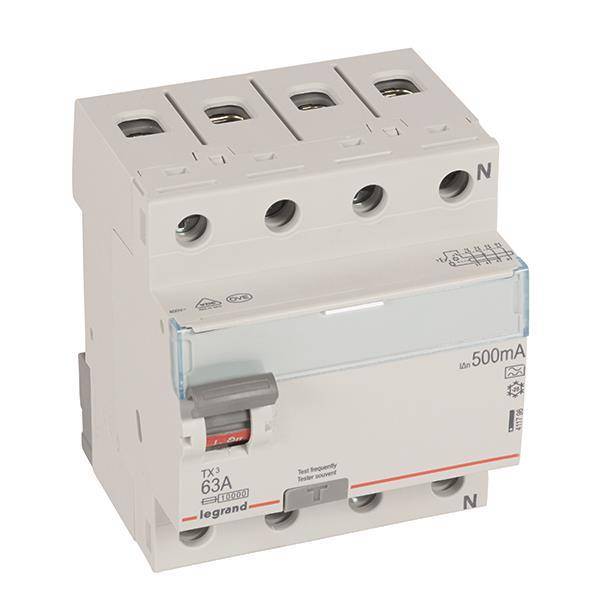 Ein graues elektrisches Gerät mit Schlitzen, die mit 