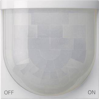 Eine Nahaufnahme eines weißen Bewegungssensors mit der Aufschrift 