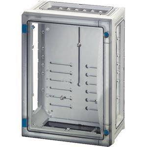 Ein transparentes elektrisches Gehäuse mit einer angewinkelten Fronttür offenbart ein leeres Metallrahmengestell im Inneren, das zur Aufnahme von Komponenten bestimmt ist.