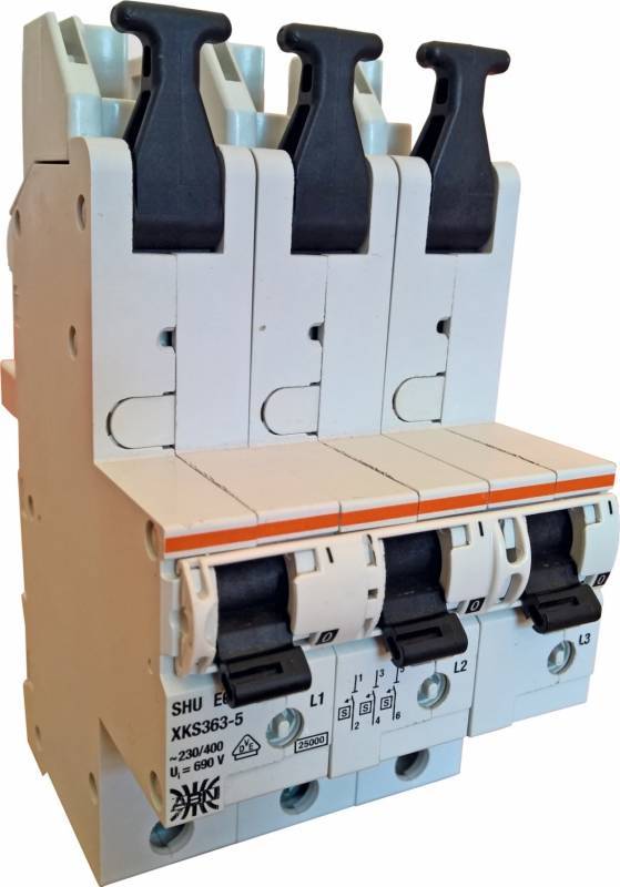 ABN SHU-Schalter 3p 35A XKS335-5 SaS-Montage Charakteristik E ABN Install.Baumaterial