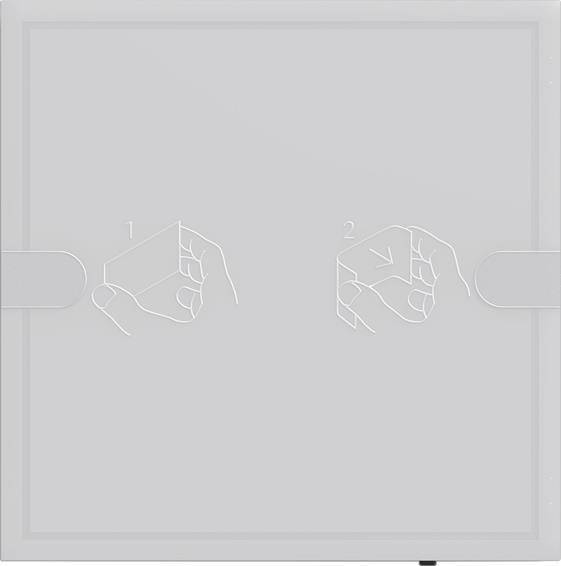 Zweistufige Illustration: 1) Hand, die einen Würfel hält, 2) Würfel leicht gedreht. Einfache Strichzeichnung auf hellgrauem Hintergrund.