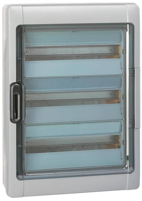 Ein weißer Kühlschrank mit transparenter Tür, die vier leere Regale im Inneren zeigt, geeignet zur Aufbewahrung von Lebensmitteln.