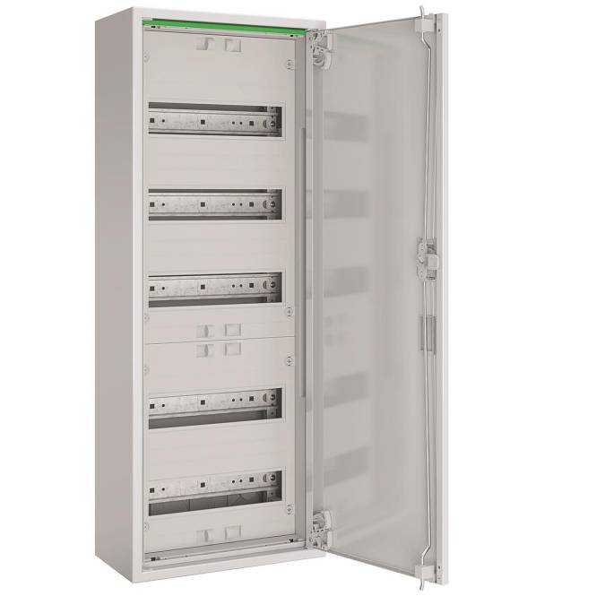 Verteilerschrank mit offener transparenter Tür, die leere Reihen für Schutzschalter in einem Metallgehäuse zeigt.