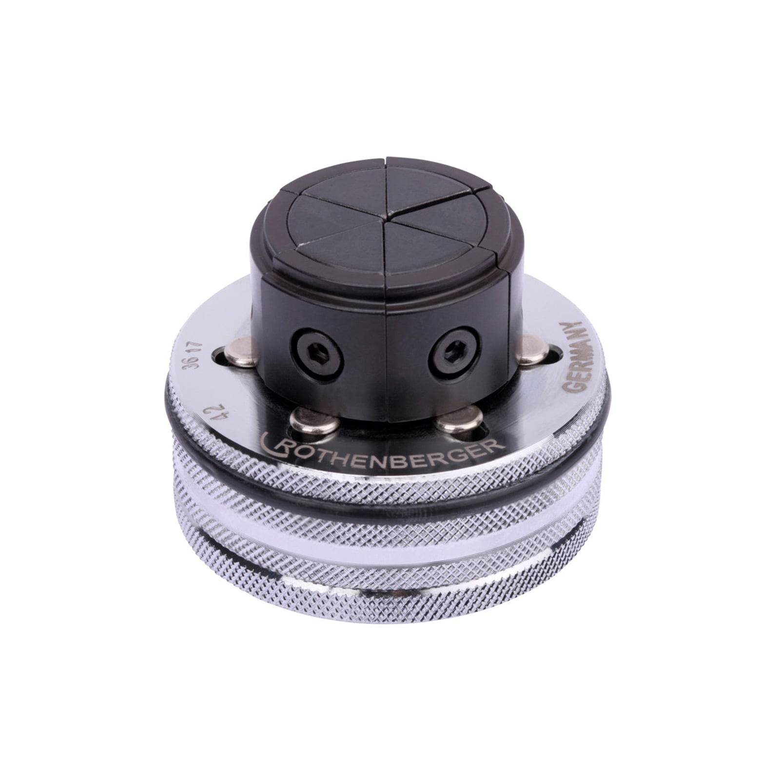 Ein Rothenberger-Rohrabschneider mit einem schwarzen kreisförmigen Schneidkopf und einem strukturierten Metalgriff, verwendet für präzises Rohrschneiden.