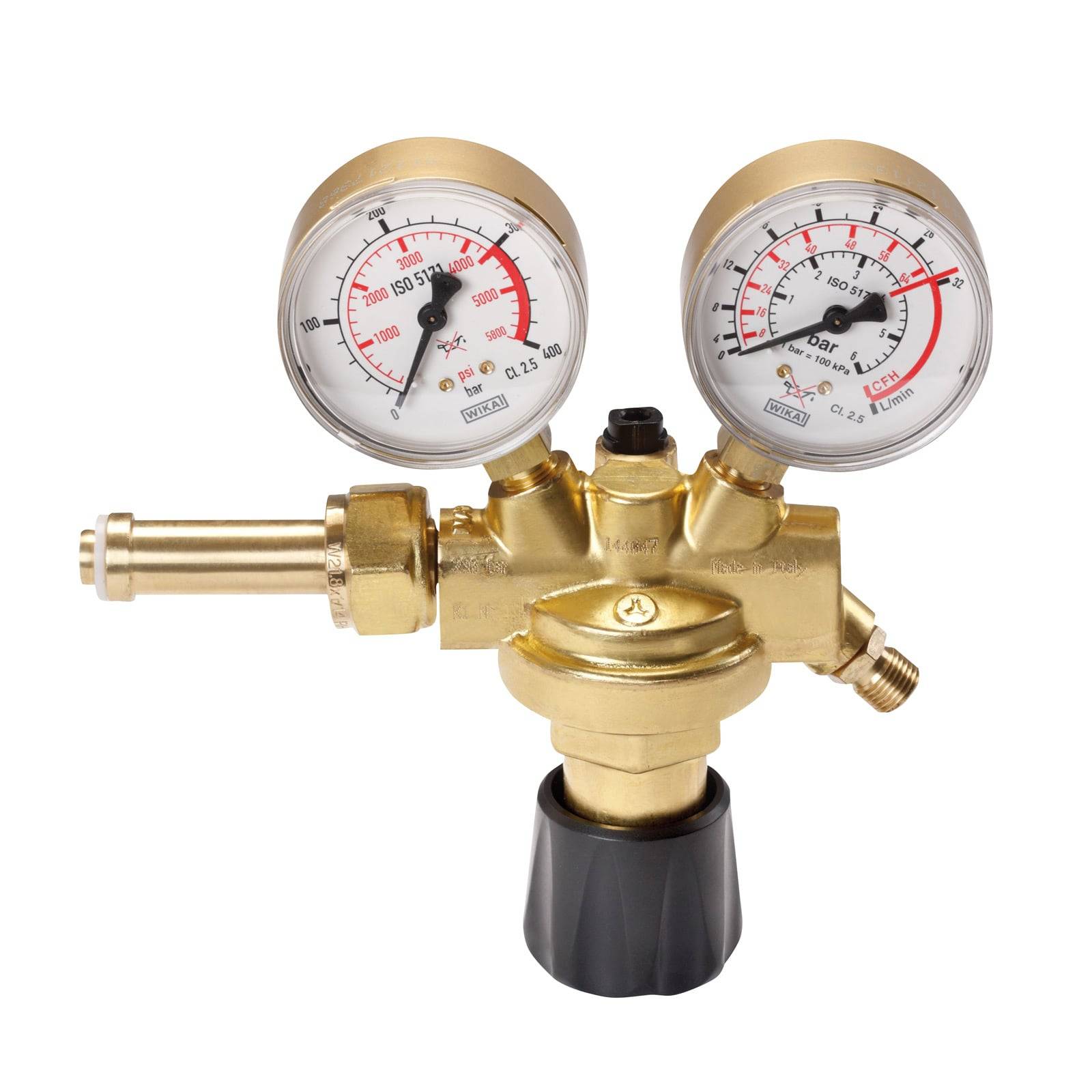 Ein Messingdruckregelventil mit zwei Druckmessern, die unterschiedliche Messungen anzeigen, wird verwendet, um den Gasfluss zu kontrollieren.