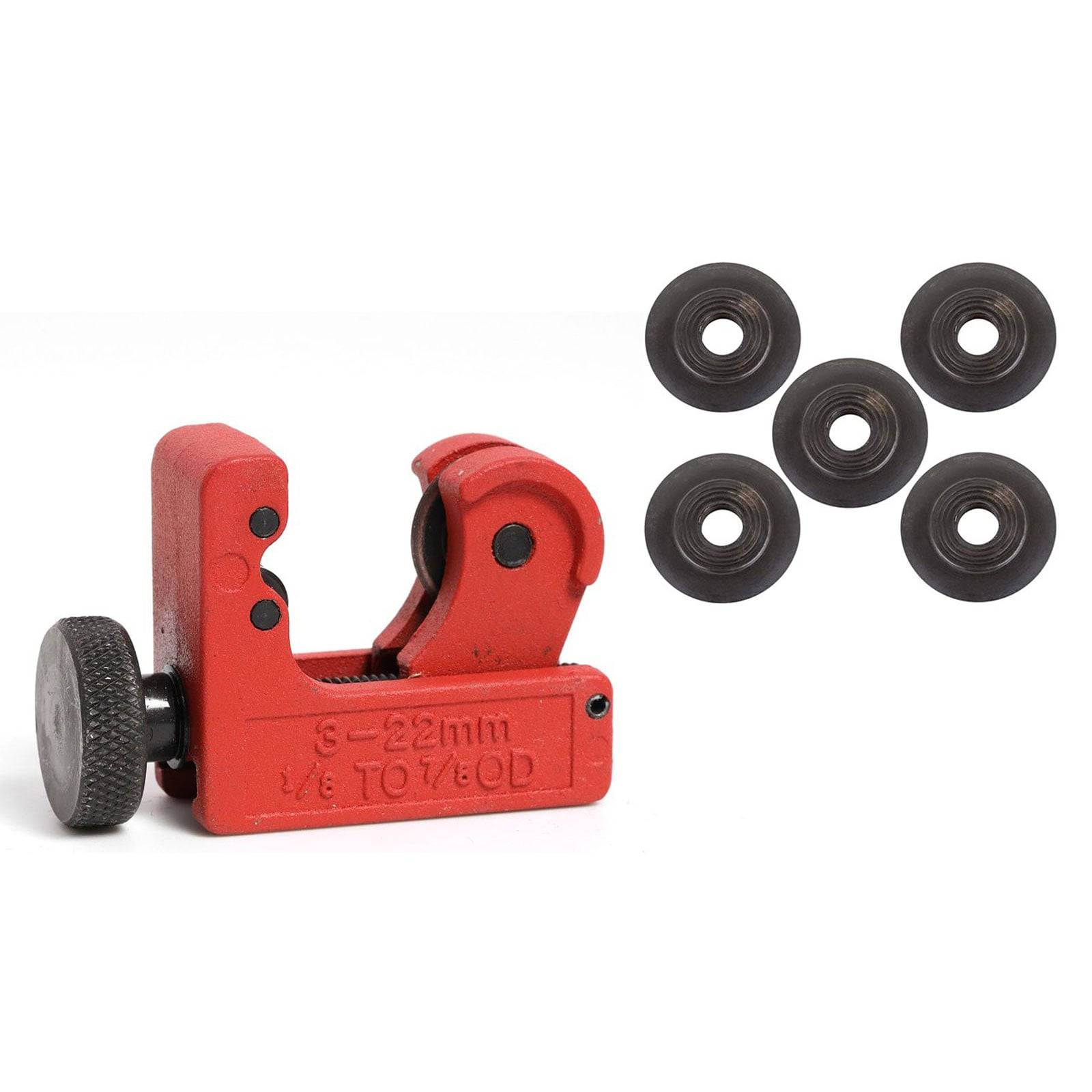 Ein Rohrabschneider-Werkzeug mit rotem Gehäuse, einstellbar für 3-22 mm, mit sechs Ersatz-Schneidrädern in der Nähe.