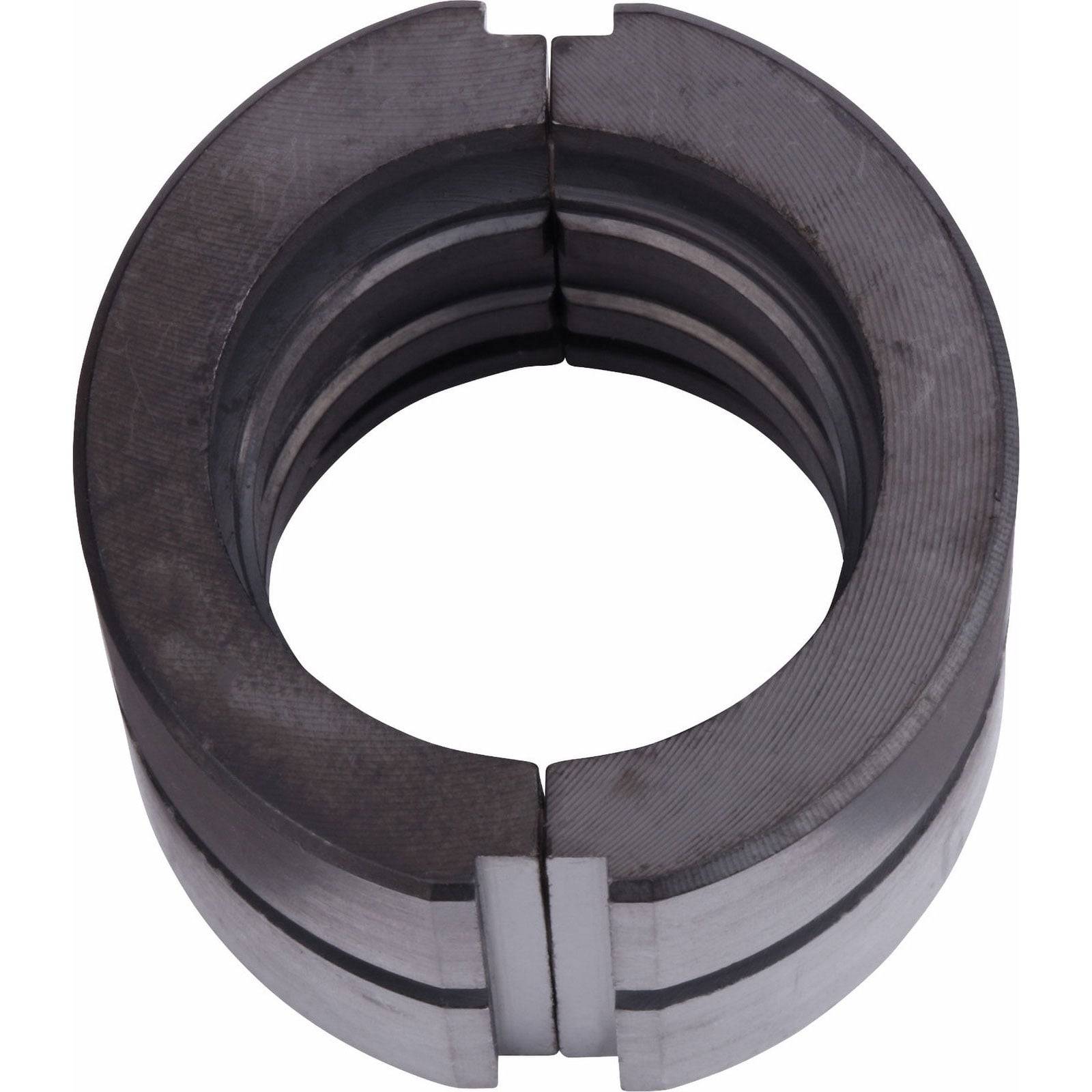 Ein Metallring, zylindrisch, geteilt, mit gerillter Textur, in aufrechter Position gezeigt, der seine kreisförmige Form und geteilte Konstruktion veranschaulicht.