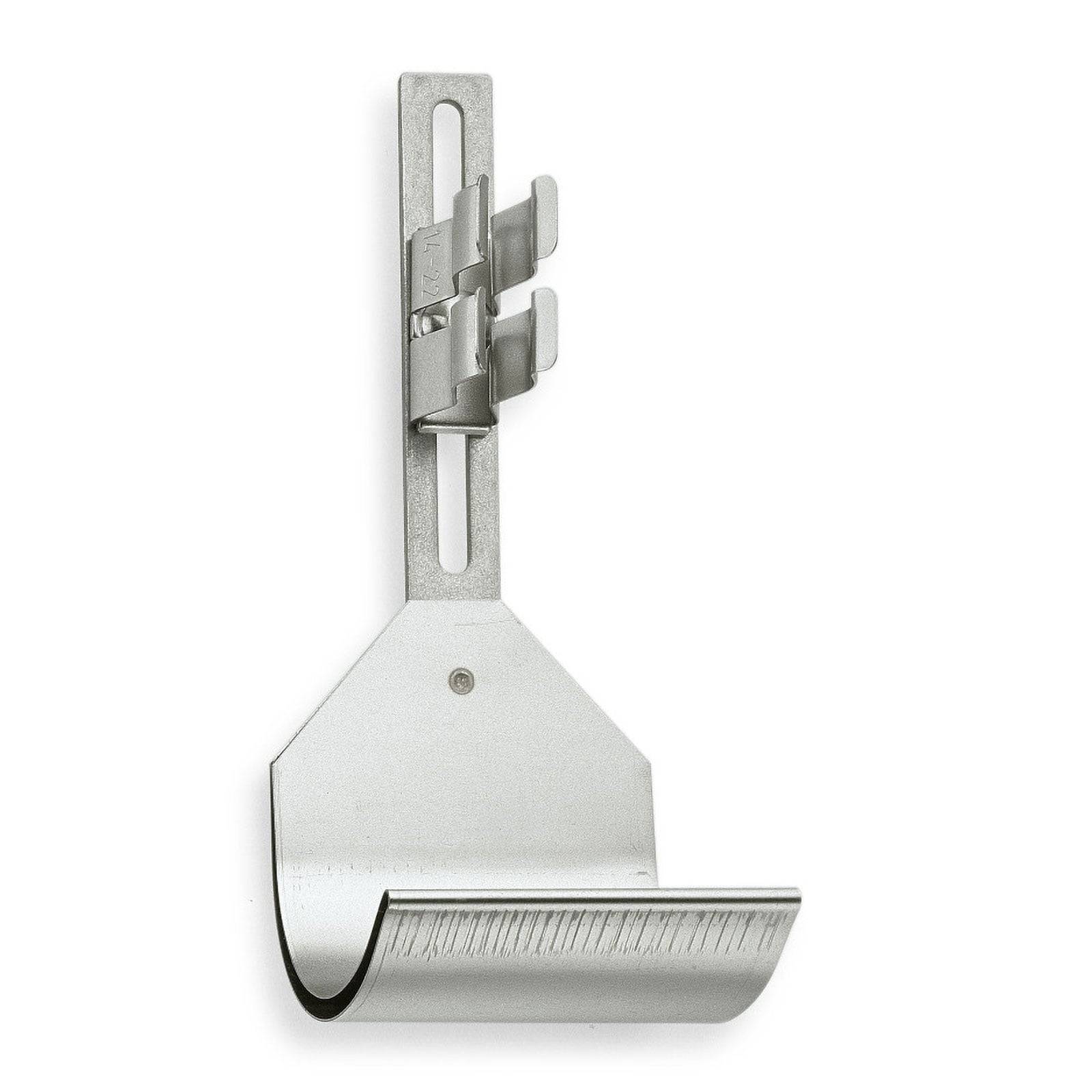 Eine Metallwandhalterung mit einem verstellbaren Halterungswinkel und einer geschwungenen Haltevorrichtung zur sicheren Unterstützung eines Objekts.