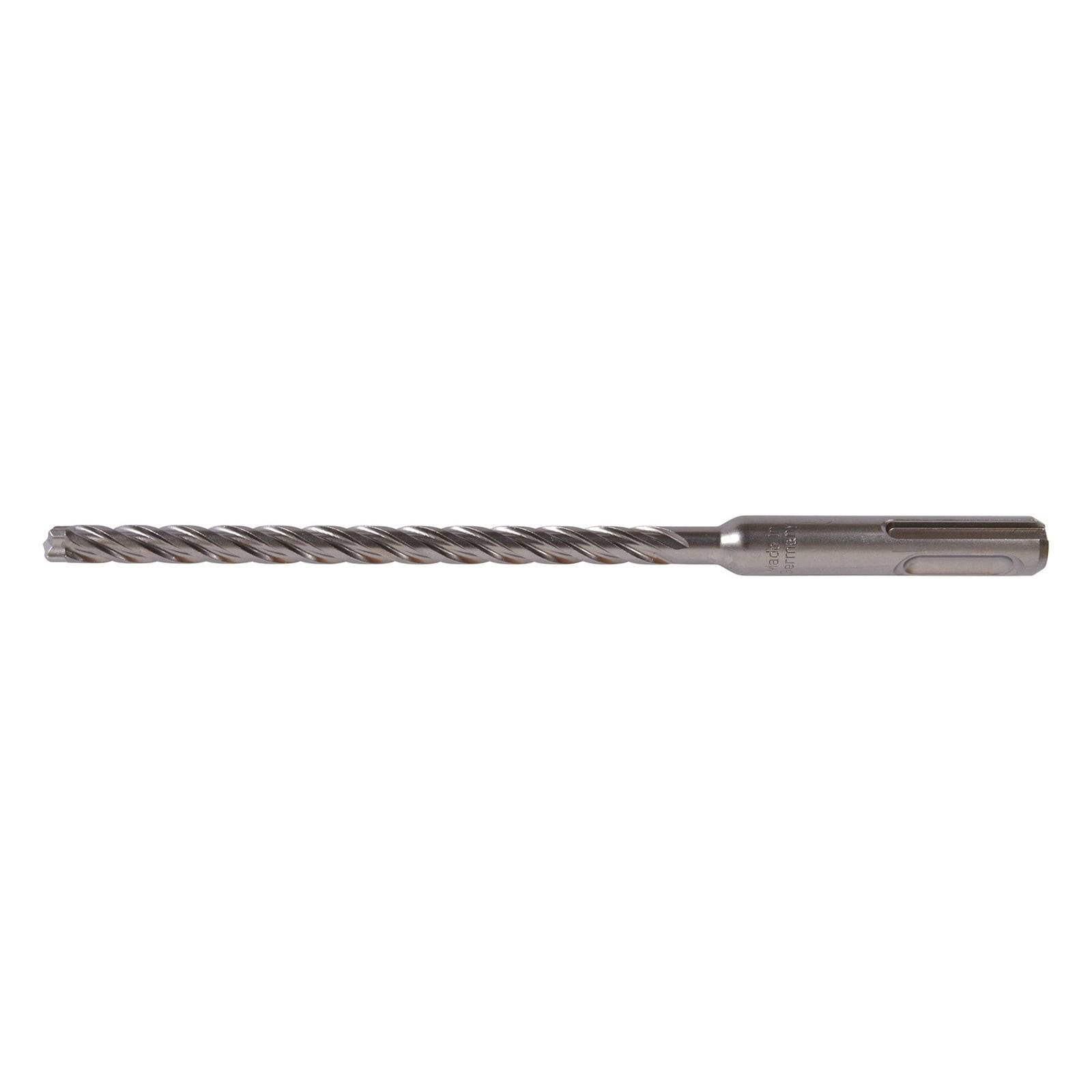 Eine lange, metallische Bohrerspitze liegt horizontal, mit einem gedrehten Design, das zum Schneiden und Bohren in Materialien ausgelegt ist.