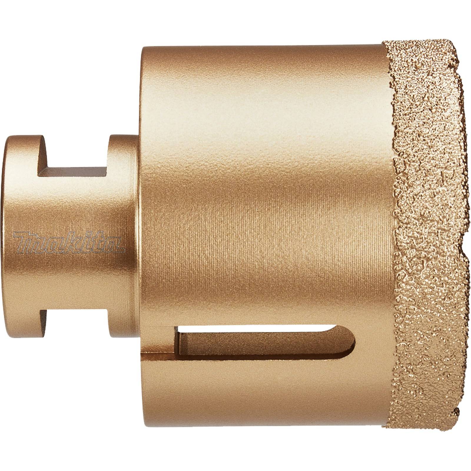 Ein goldener zylindrischer Metallwerkzeug mit einer strukturierten Schneidkante an einer Seite, der wahrscheinlich zum Bohren oder Schneiden durch harte Materialien verwendet wird.