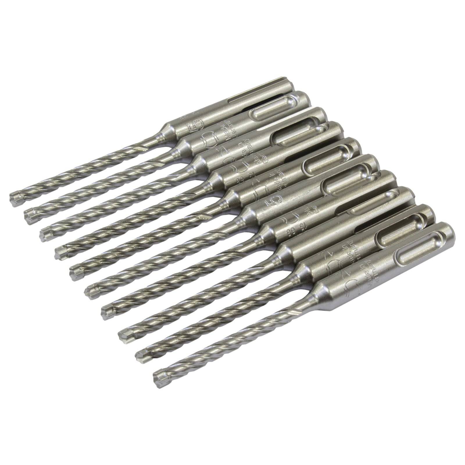 Ein Satz von acht silbernen Metallbohrern, die parallel angeordnet sind und ihre Spiralnutungen und geraden Schaftenden präsentieren.