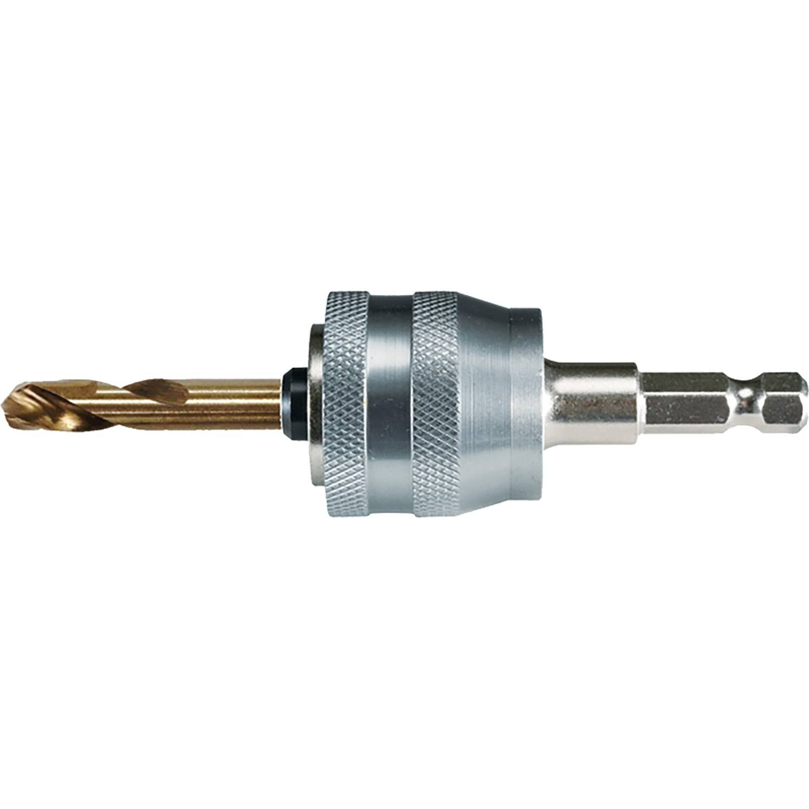 Ein Bohrbitadapter mit einem silbernen Metallkörper und einem goldfarbenen Bohrbit, der für verschiedene Schraubengrößen konzipiert ist.