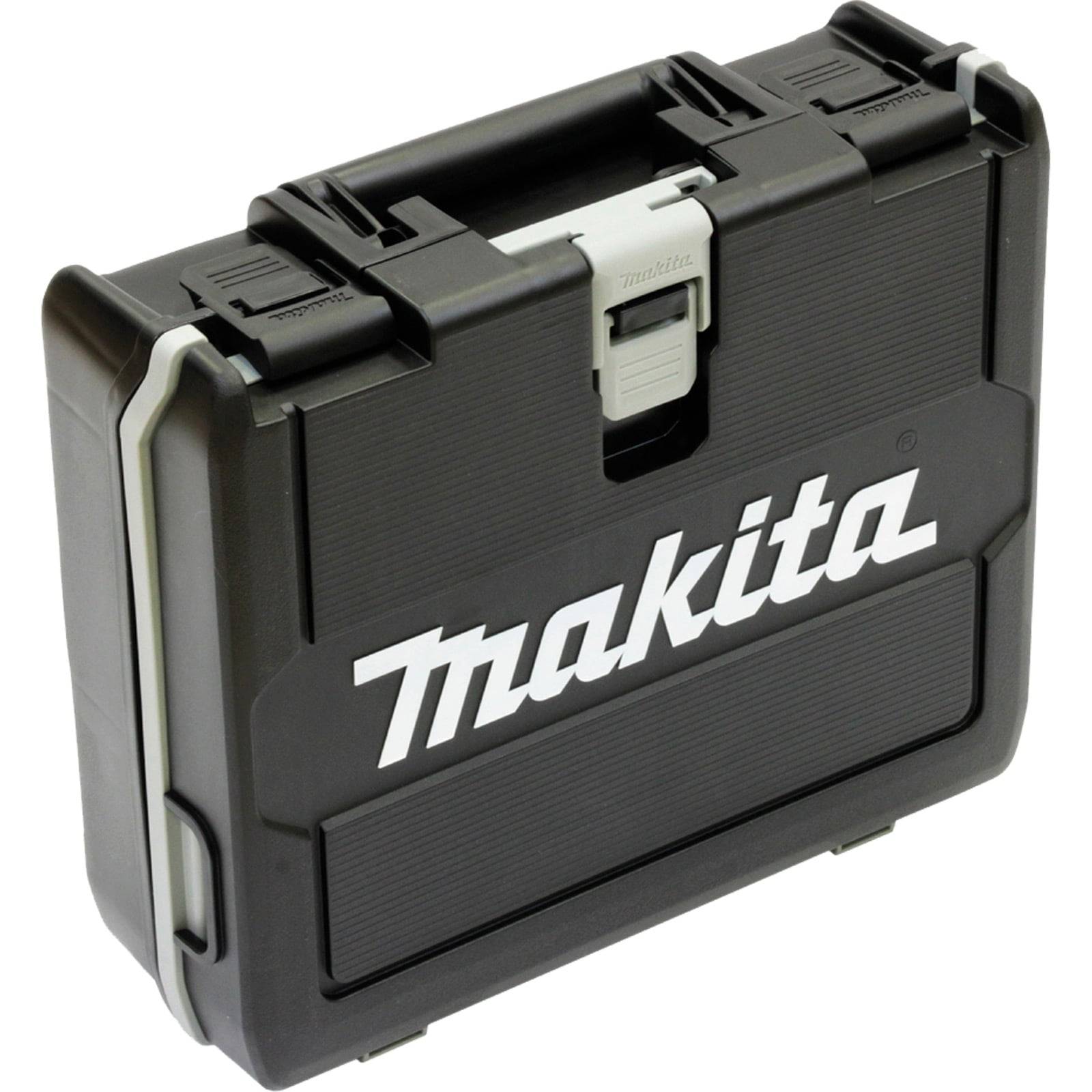 Ein schwarzer Makita Werkzeugkoffer mit weißem Logo auf der Vorderseite, ausgestattet mit einem robusten Griff und sicheren Verschlüssen für einfachen Transport und Aufbewahrung.