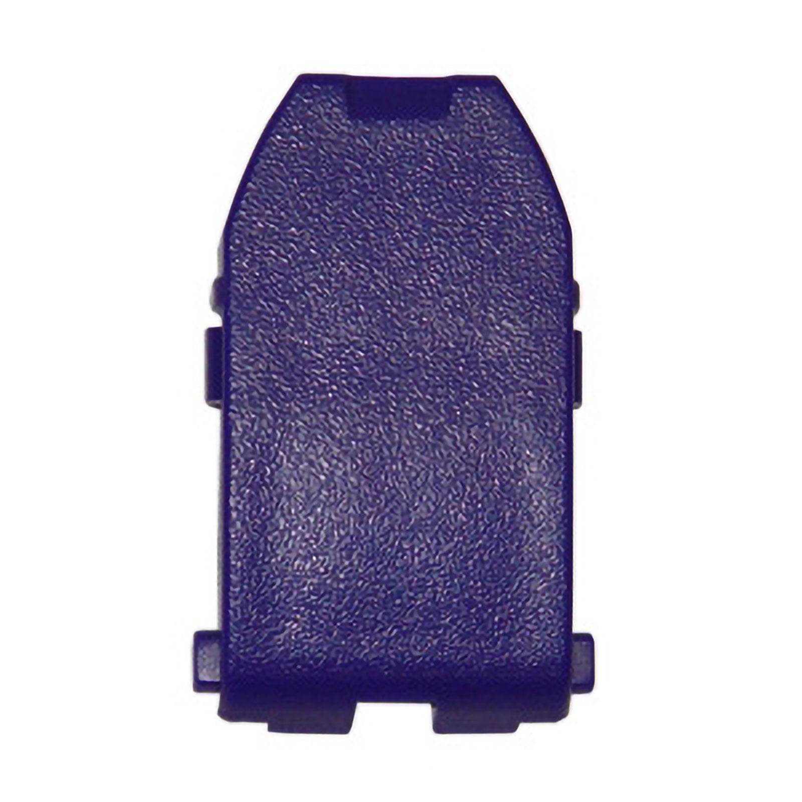 „Eine lila strukturierte rechteckige Komponente mit drei Vorsprüngen, die eine potenzielle elektronische oder mechanische Verwendung andeuten.