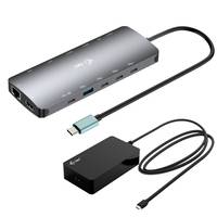 Zwei USB-C-Dockingstationen mit angebrachten Kabeln und mehreren Anschlüssen, dargestellt in Grau und Schwarz auf weißem Hintergrund.