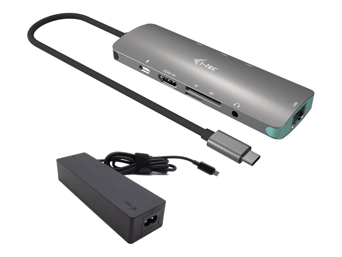 USB-C-Hub mit integriertem Kabel, mehreren Anschlüssen und Kartensteckplätzen, abgebildet mit einem Stromadapter und abnehmbarem Ladekabel.