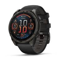 Schwarze Garmin Fenix Smartwatch mit rundem digitalem Display und schwarzem Armband, dargestellt in Dreiviertelansicht auf weißem Hintergrund.