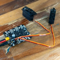 Pimoroni Yukon Quad Servomodul für 3 Pin Servos, reguliert Pimoroni Yukon Quad Servomodul für 3 Pin Servos, reguliert