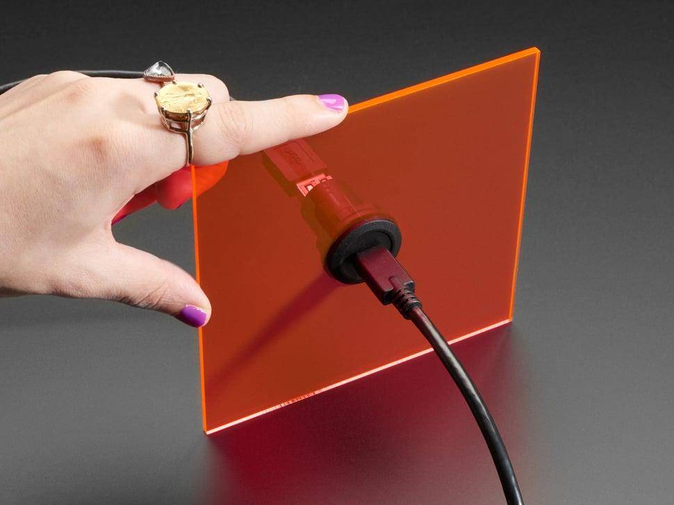 Adafruit USB C auf USB A Einbauadapter, rund, 30mm, für Gehäuse bis 16mm Dicke