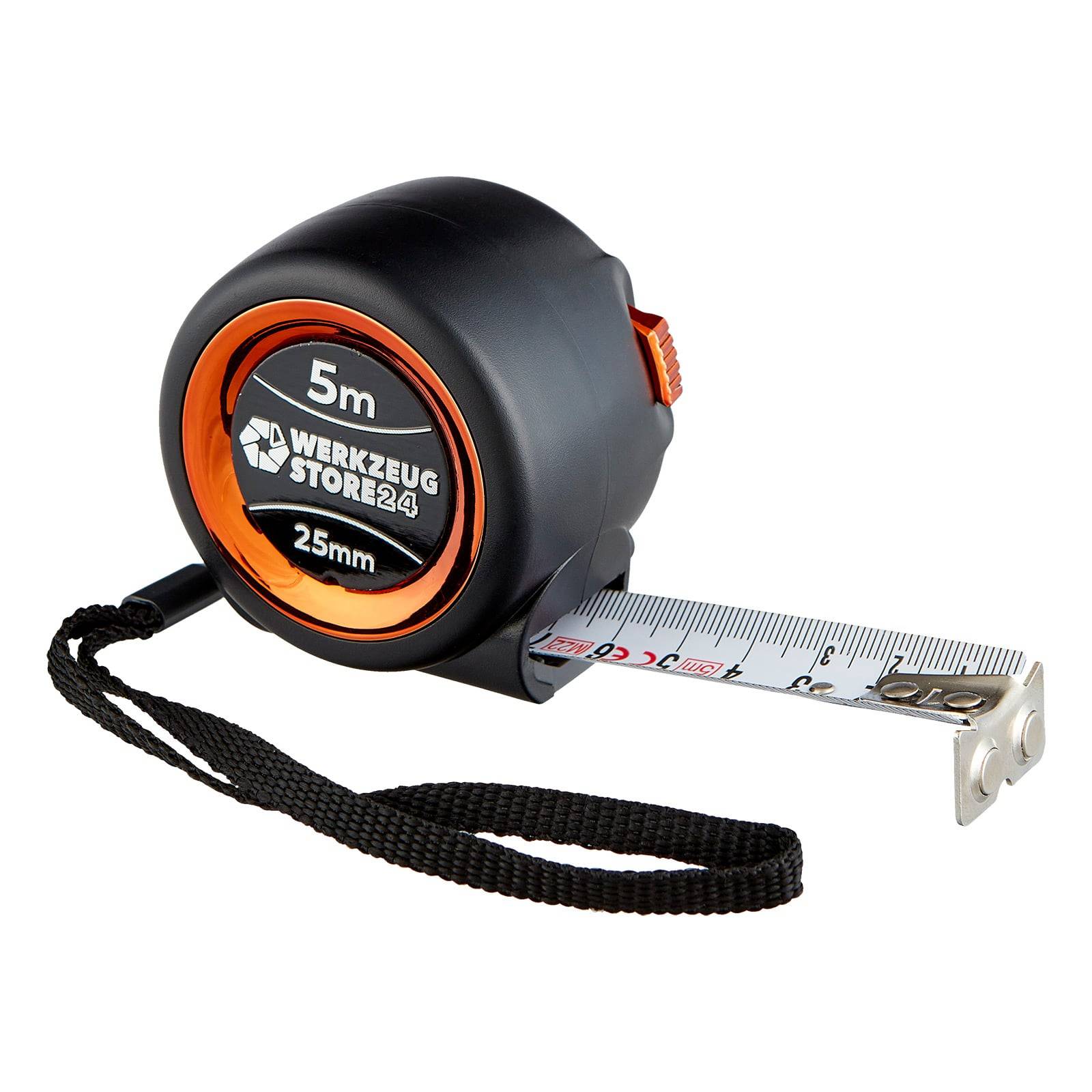 Ein schwarzes Maßband mit einer Länge von 5 Metern und einer Breite von 25 mm, ausgestattet mit einem Trageriemen und einem sichtbar teilweise ausgezogenen Metallmaßband.