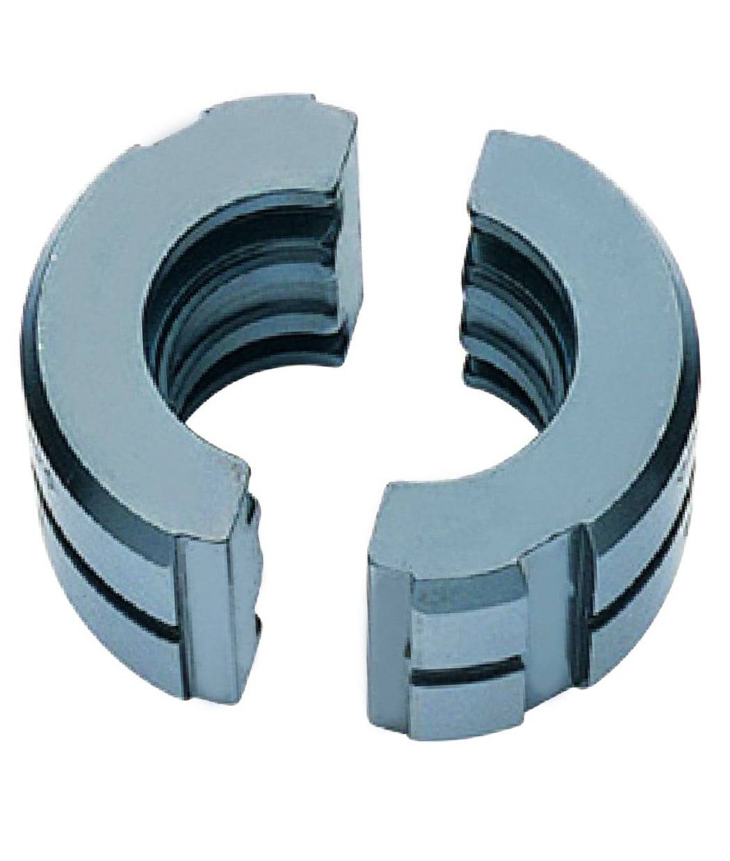 Zwei ineinander verschlungene metallische Ringe, leicht auseinander, die ihre geriffelte Innenstruktur präsentieren.