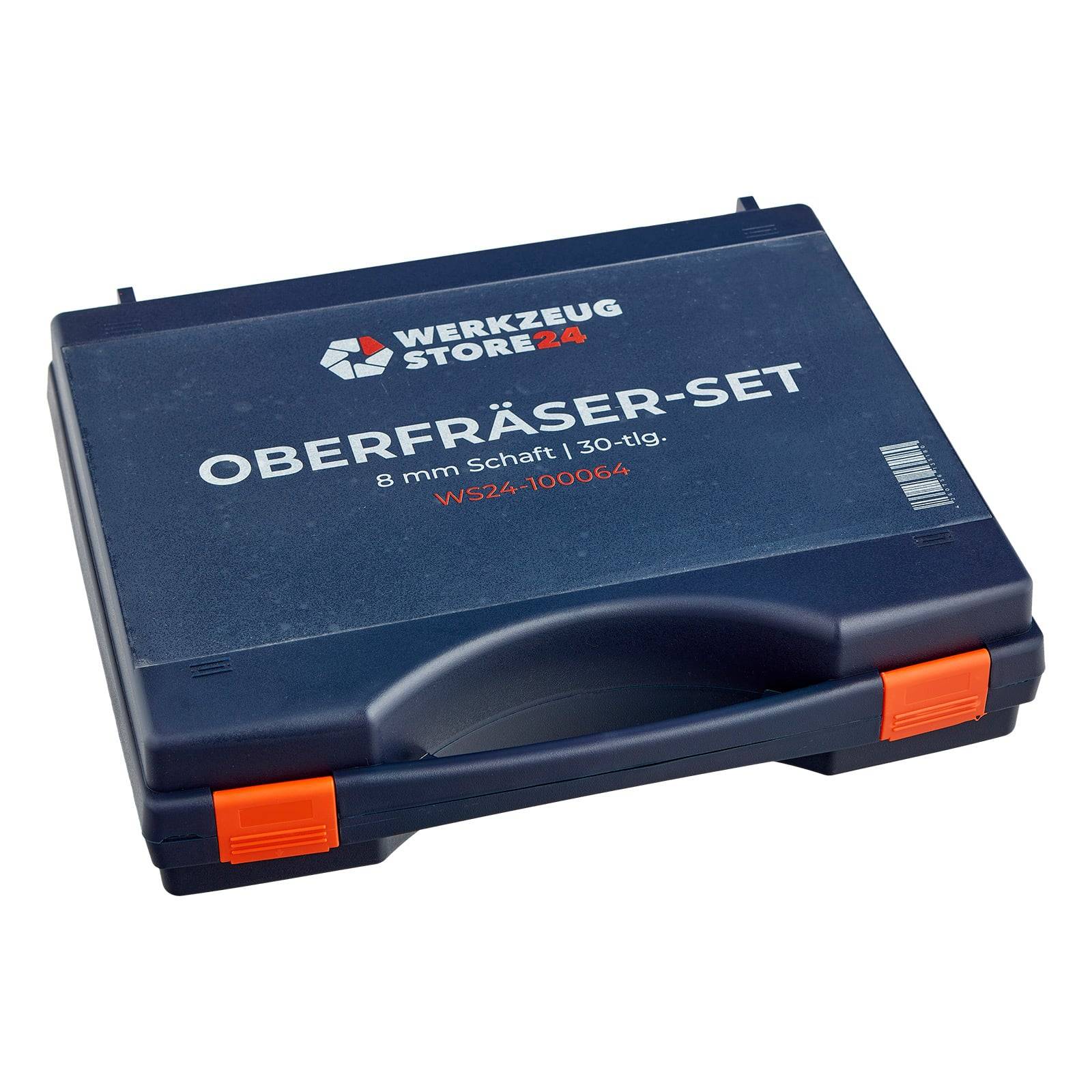 Ein blauer Werkzeugkoffer mit der Beschriftung 'Oberfräser-Set' und orangefarbenen Verschlüssen, der einen 8-mm-Schaft mit einem 30-teiligen Fräser-Set von Werkzeug Store 24 enthält.