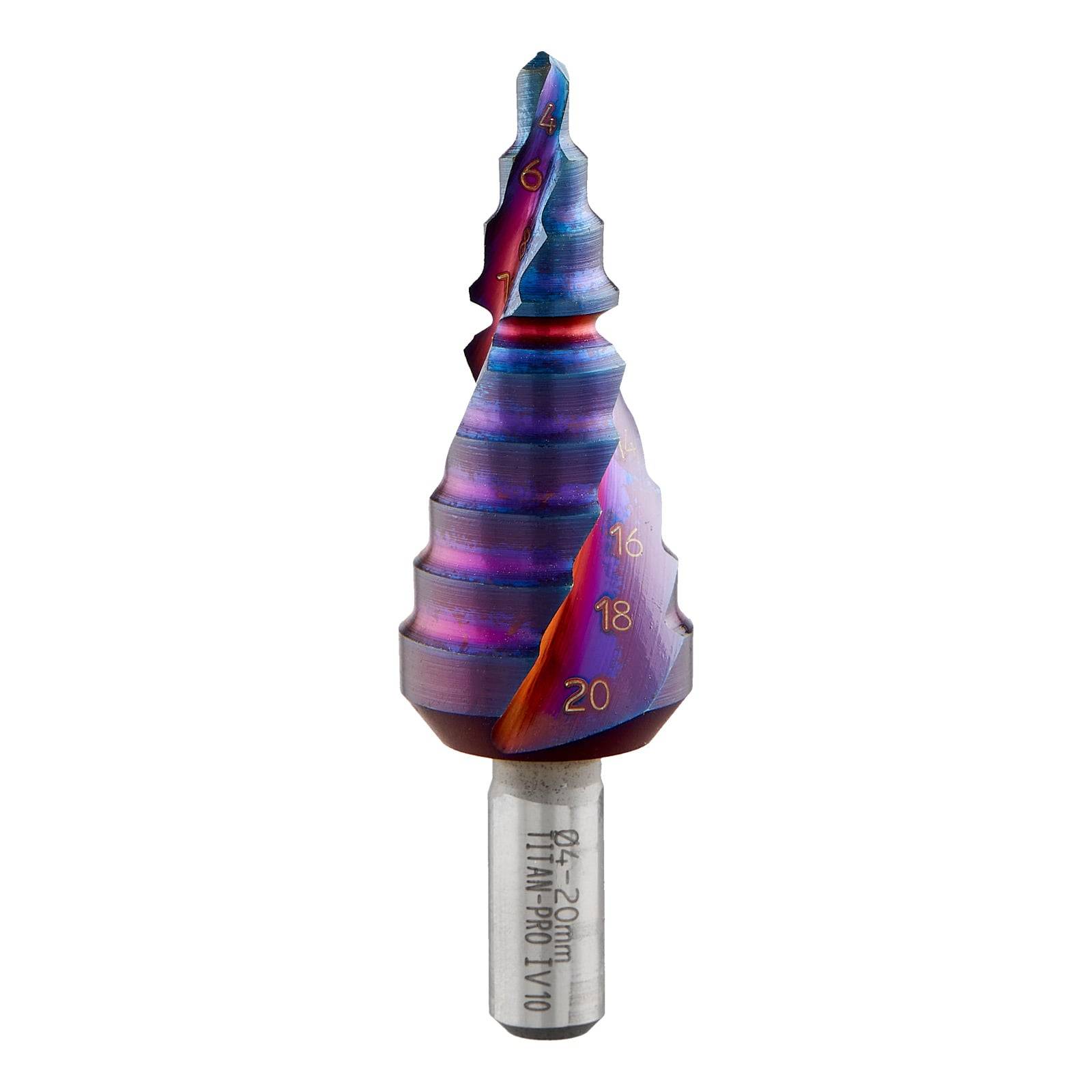 Ein metallischer, kegelförmiger Stufenbohrer mit Größenmarkierungen, der zum Bohren verschiedener Lochdurchmesser konzipiert ist. Die Oberfläche hat eine blau-violette Beschichtung.