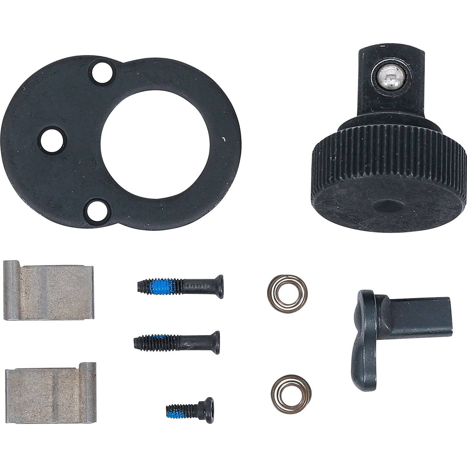 Ratschenreparatur-Set, bestehend aus einer Knopf, zwei Metallklammern, zwei Schrauben, zwei Unterlegscheiben, einer Abdeckplatte und einem Quadratantriebskopf.