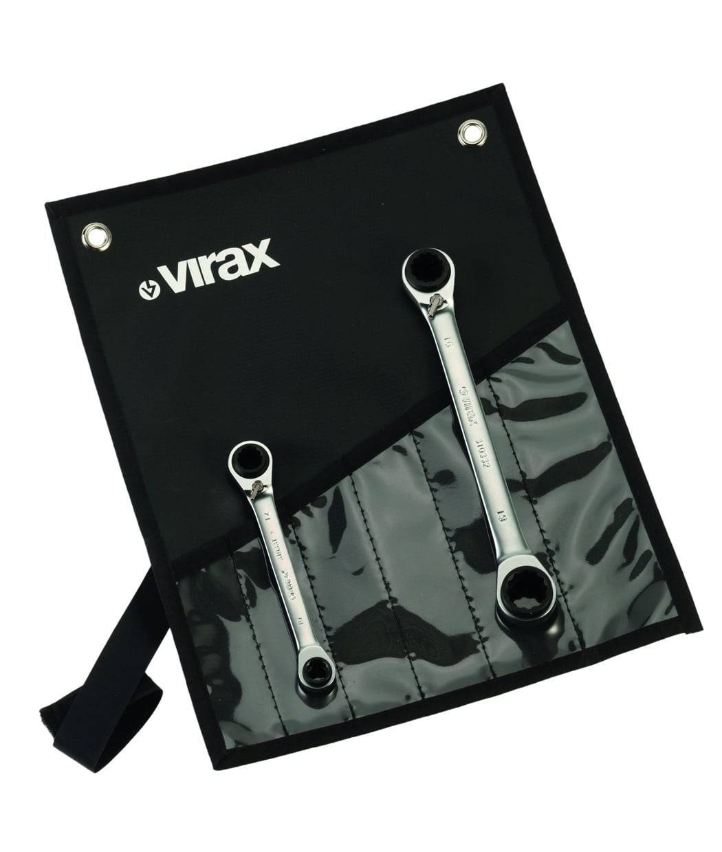 Eine schwarze Werkzeugtasche mit dem 'Virax'-Logo enthält zwei verchromte Ratschenschlüssel in transparenten Taschen, gesichert durch einen schwarzen Riemen.