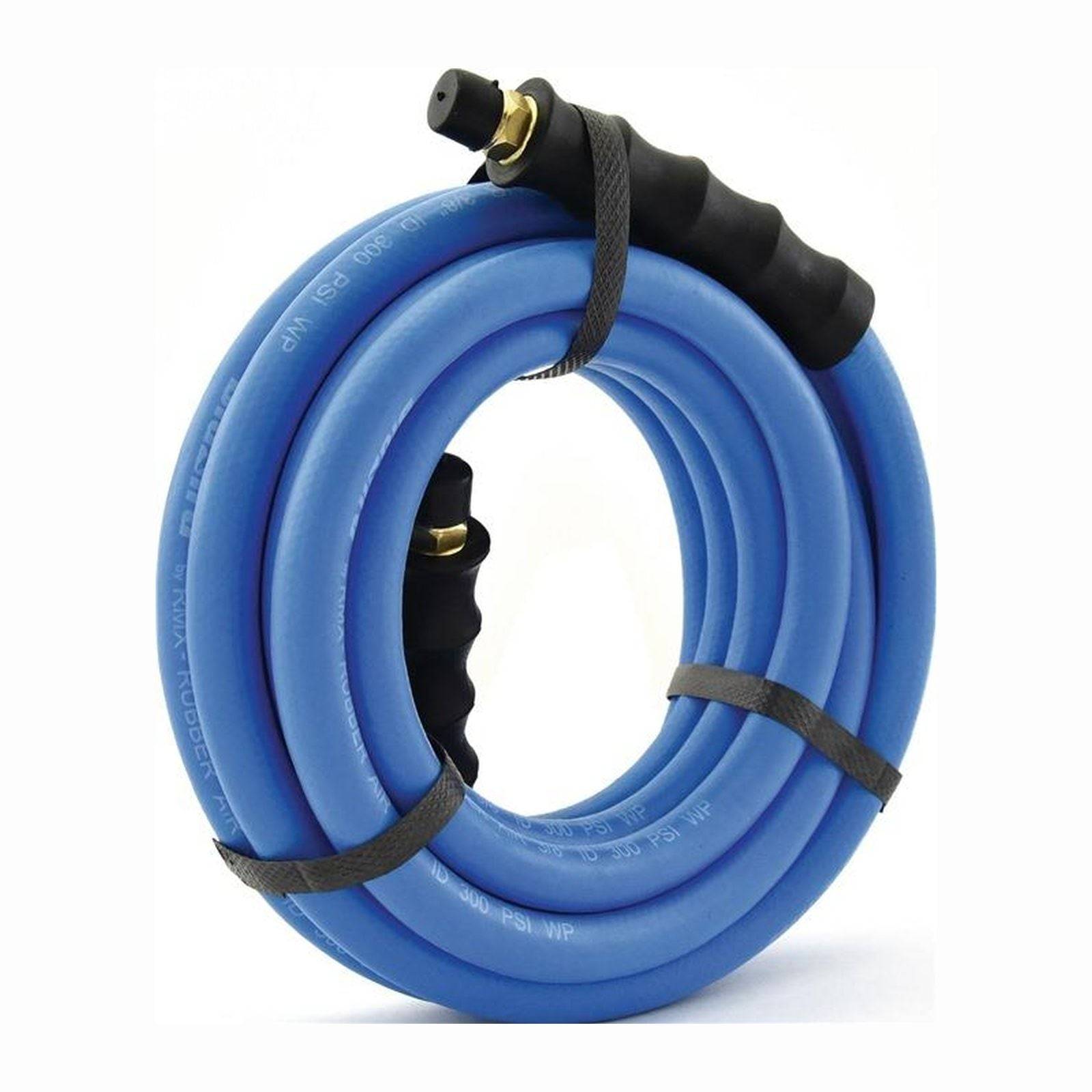 Blauer Spiralschlauch mit schwarzen Gummigriffstücken und Messingverbindern, wahrscheinlich für Luft- oder Wasserstromanwendungen verwendet.