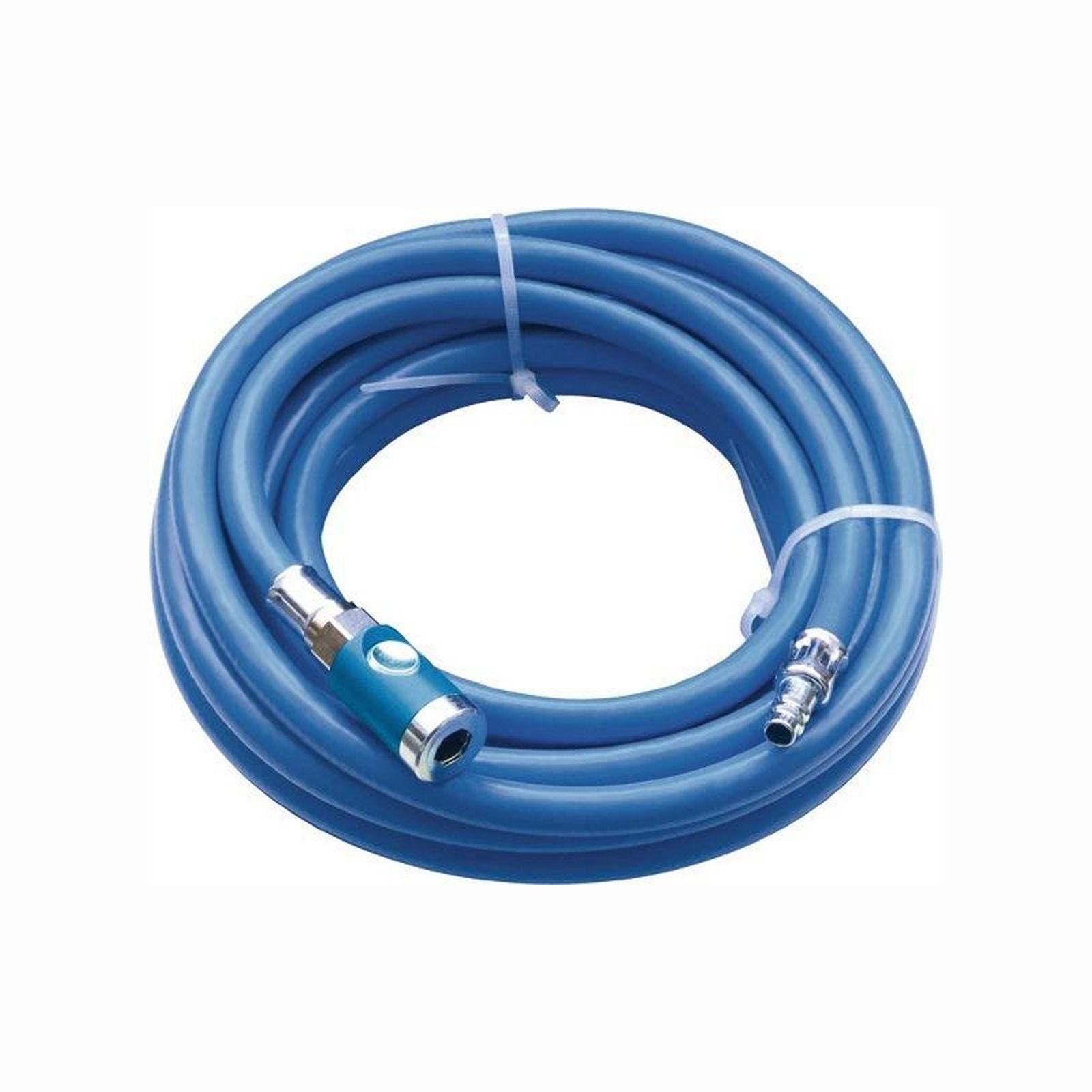 Ein aufgewickelter blauer Gartenschlauch mit Metallverbindern, gesichert durch zwei weiße Bindungen, geeignet für die Wasserversorgung im Freien.