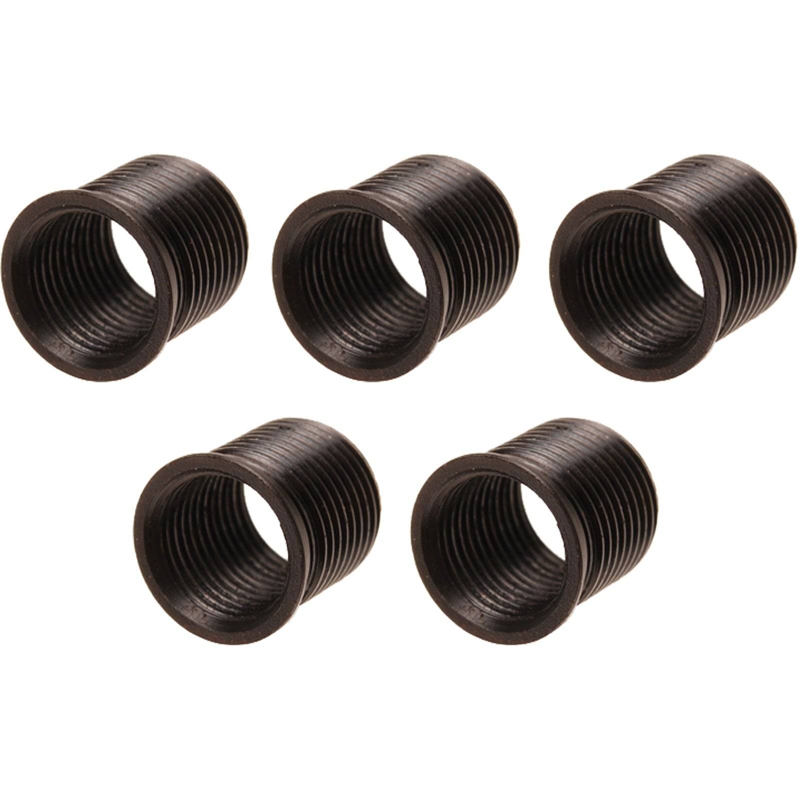 Fünf schwarze Gewindeeinsätze aus Rohren sind einzeln vor einem einfarbigen Hintergrund angeordnet. Jeder Einsatz ist zylindrisch mit sichtbaren Rillen.