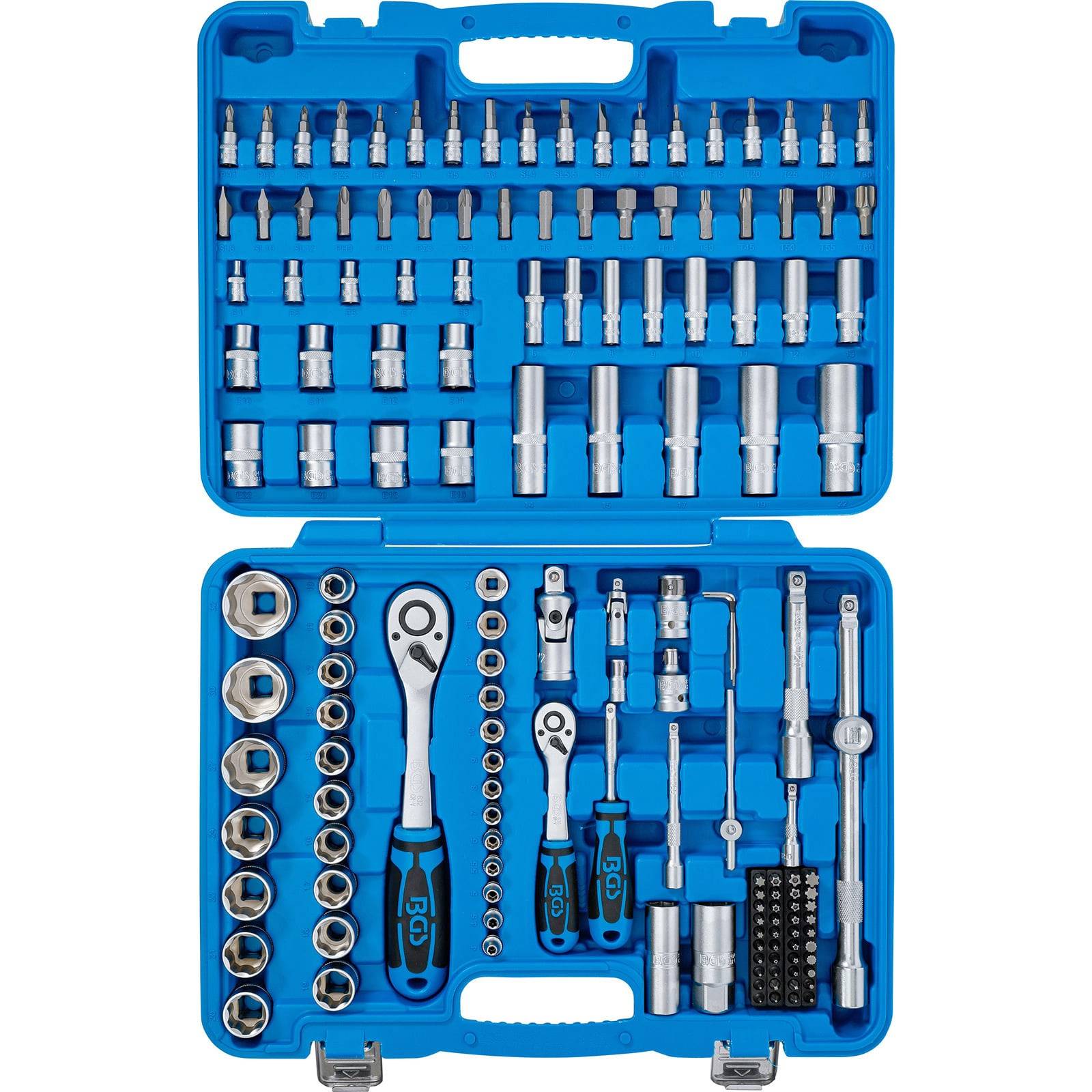 Ein blauer Werkzeugkoffer, geöffnet, zeigt verschiedene Steckschlüssel, Knarren und Schraubendrehereinsätze, die sauber in Fächern sortiert sind.