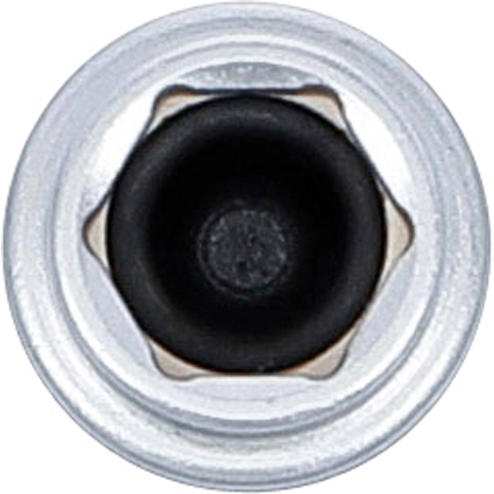 Eine Nahaufnahme eines Audio-Klinkensteckers, hauptsächlich in Schwarz und Silber, die das kreisförmige Design und den zentralen schwarzen Ring zeigt.