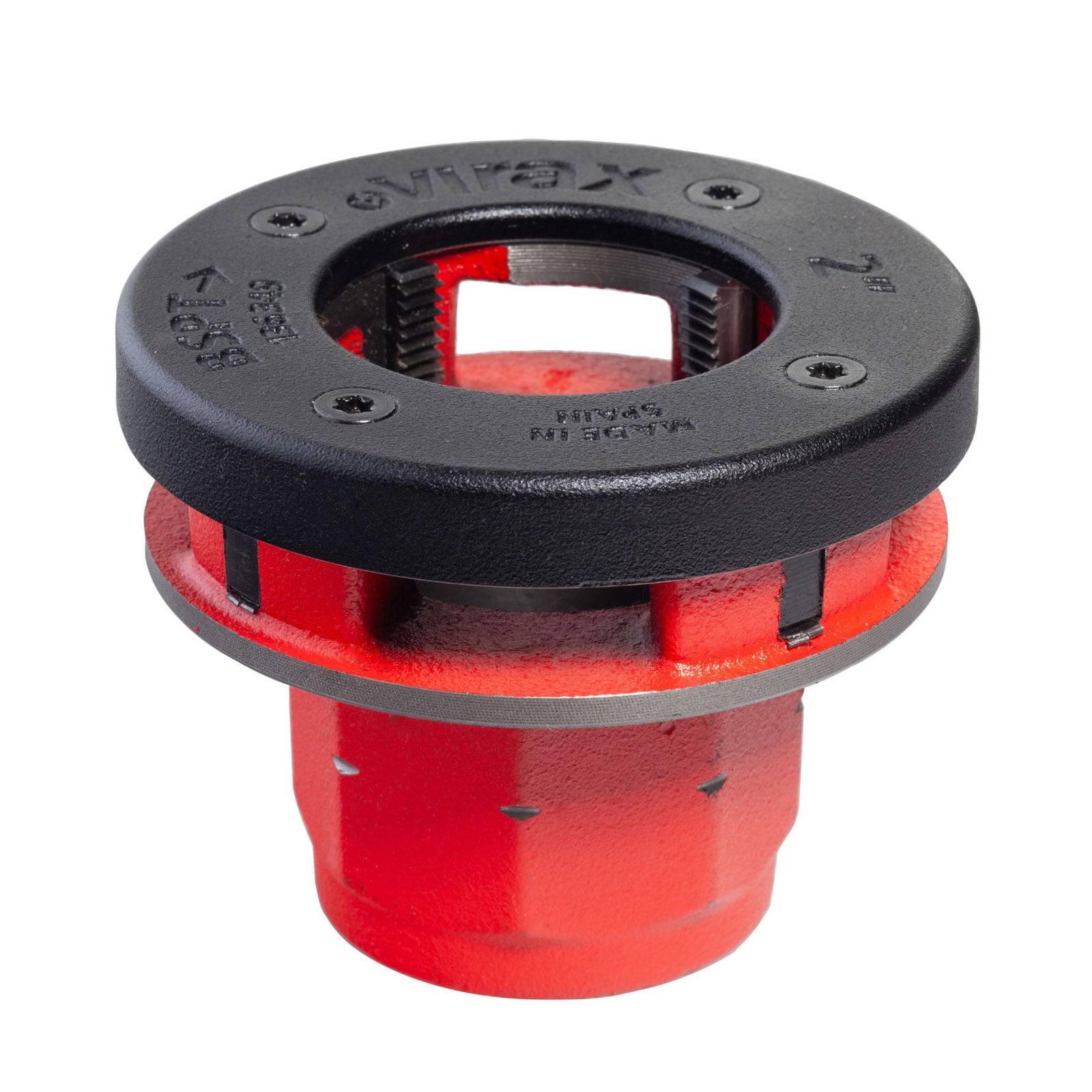 Rote und schwarze Gewindeschneidkluppe, zylindrisch, mit Gewindegrößenanzeigen oben, zum Schneiden von Außengewinden an Rohren.