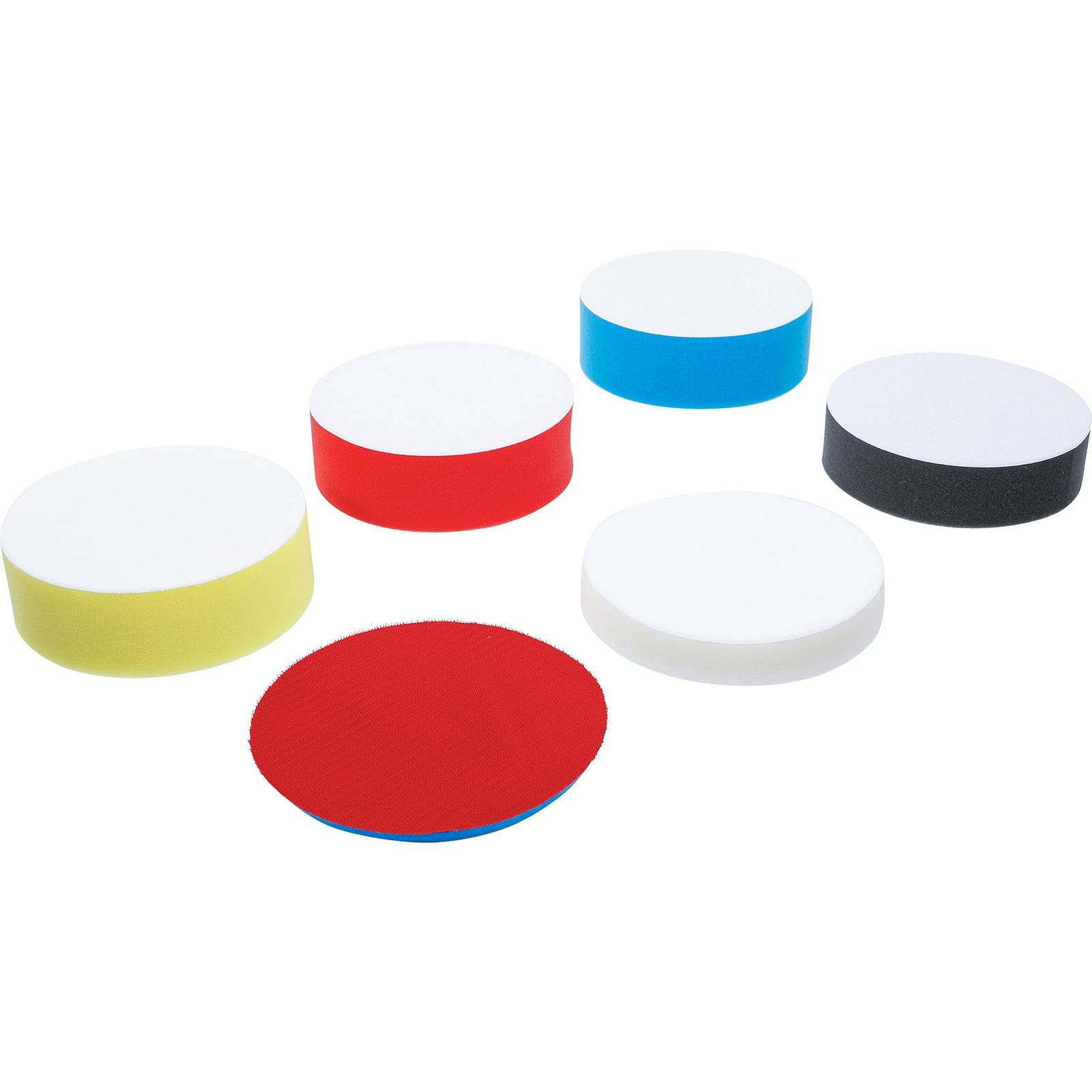 Sechs runde Schaumscheiben in Gelb, Rot, Weiß, Blau und Schwarz, in zwei Reihen angeordnet. Verwendet zum Polieren und Aufbereiten von Oberflächen.