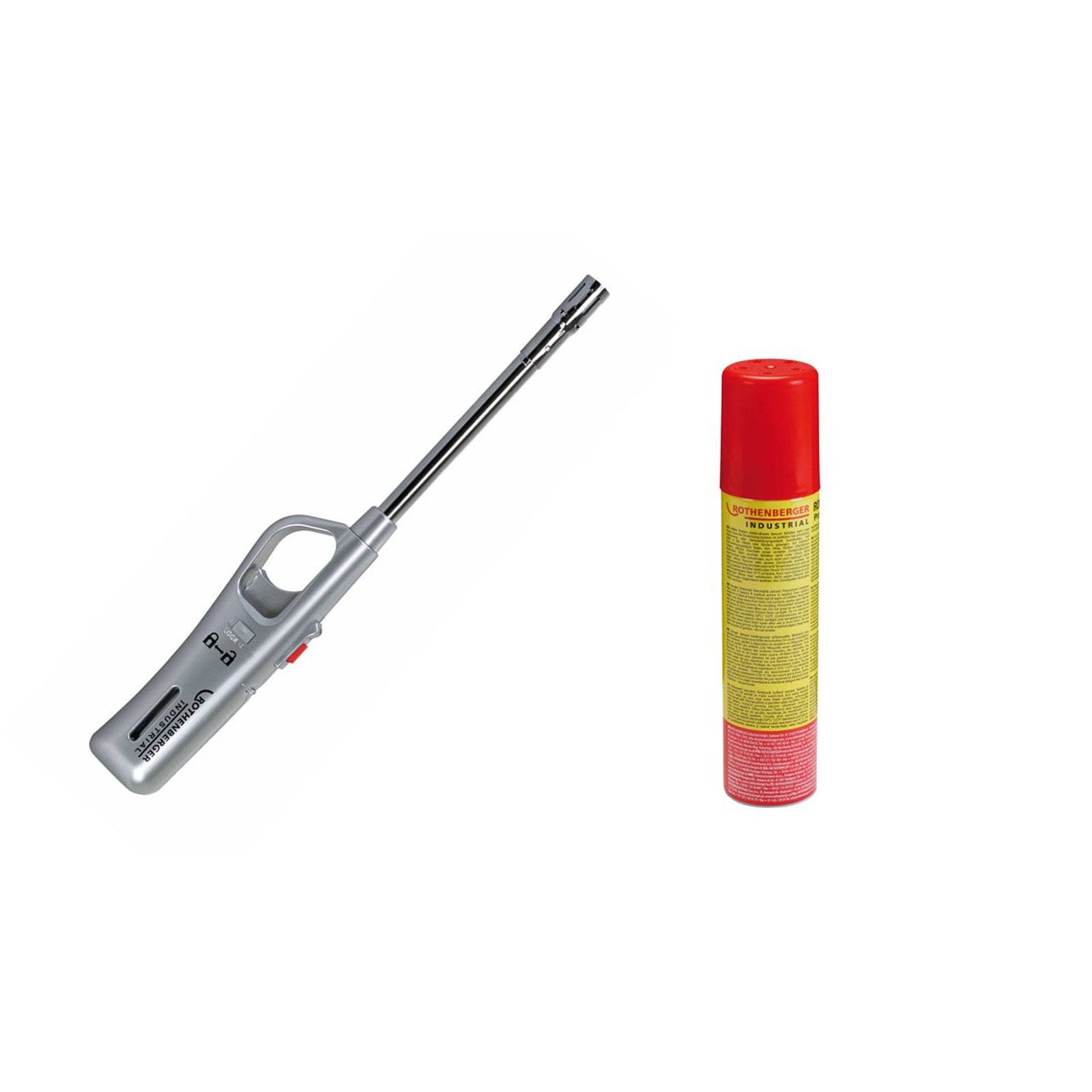Ein Feuerzeug mit langem Griff und eine Dose Butangas liegen nebeneinander auf einem schlichten weißen Hintergrund.