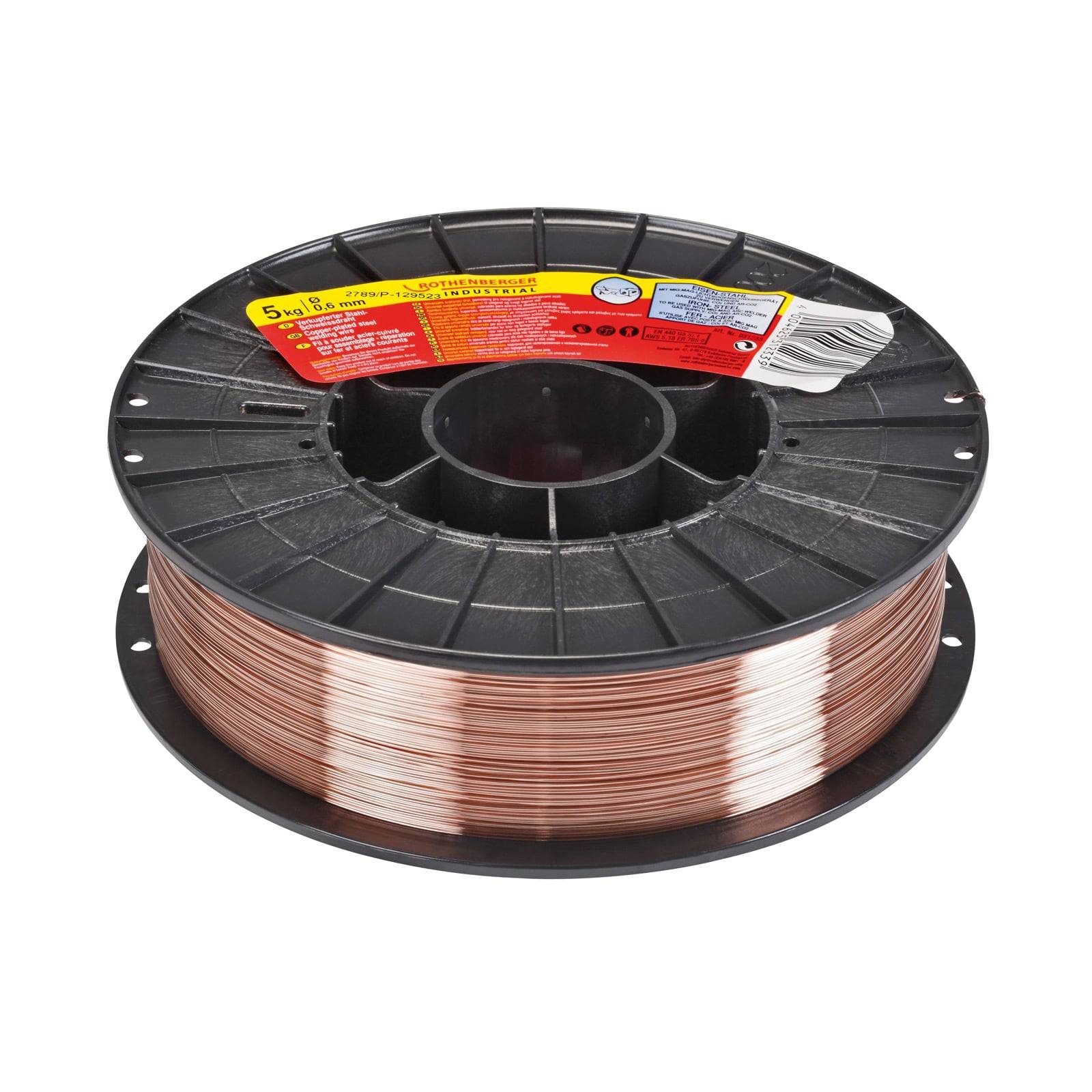 Eine Drahtspule mit Kupferfinish, versehen mit einem schwarzen Kunststoffkern und einem roten und gelben Etikett mit Spezifikationen auf der Oberseite.