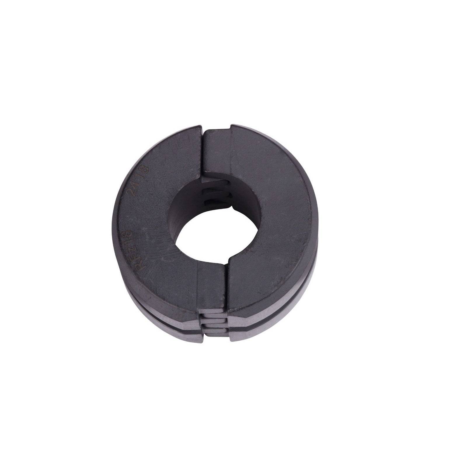 Ein rundes, segmentiertes und dunkel gefärbtes mechanisches Bauteil mit einem zentralen Loch, möglicherweise zur Kupplung oder Befestigung von Wellen verwendet.