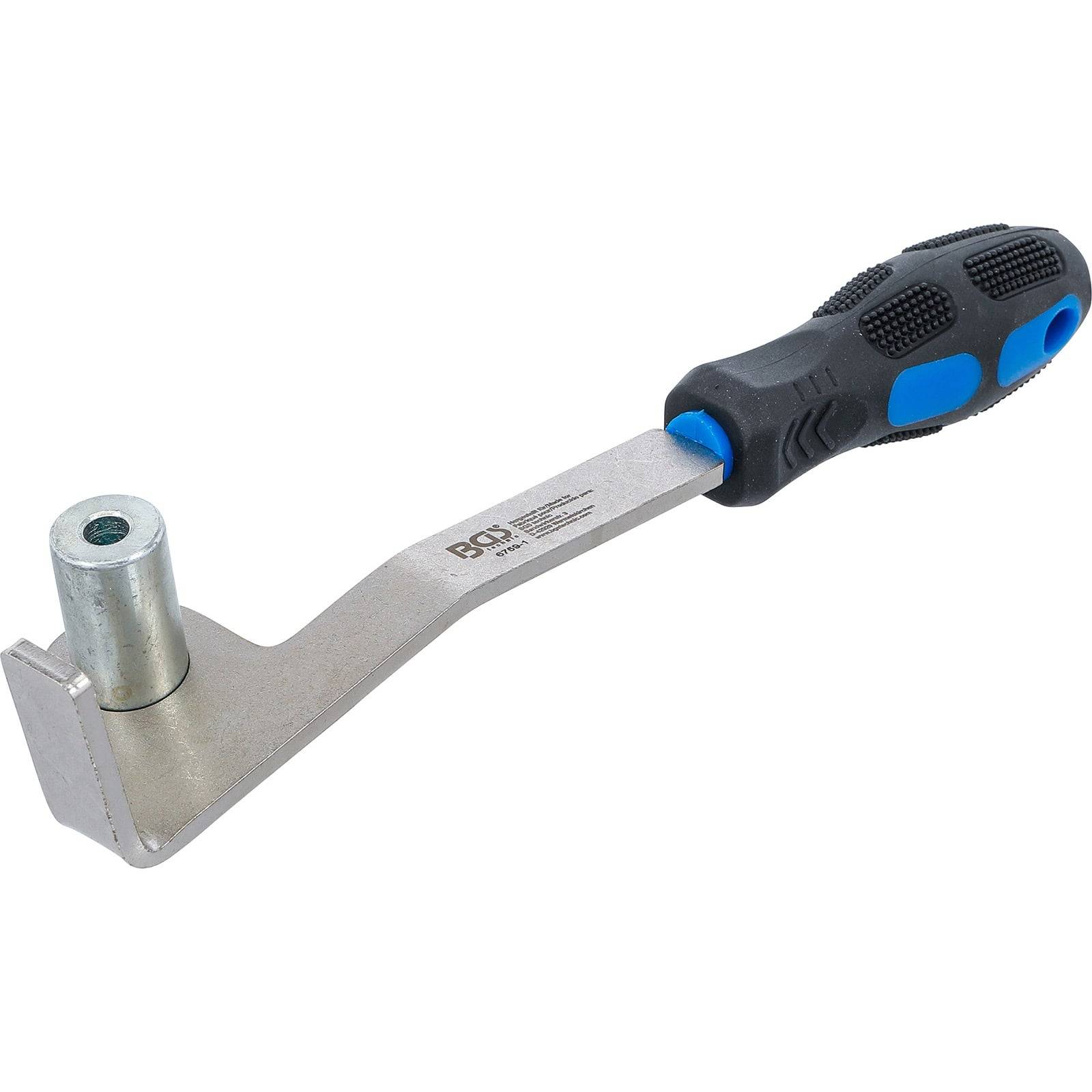 Ein Metallhebewerkzeug mit einem schwarzen und blauen ergonomischen Griff, das zum Manipulieren von Gullideckeln oder ähnlichen Objekten entwickelt wurde.