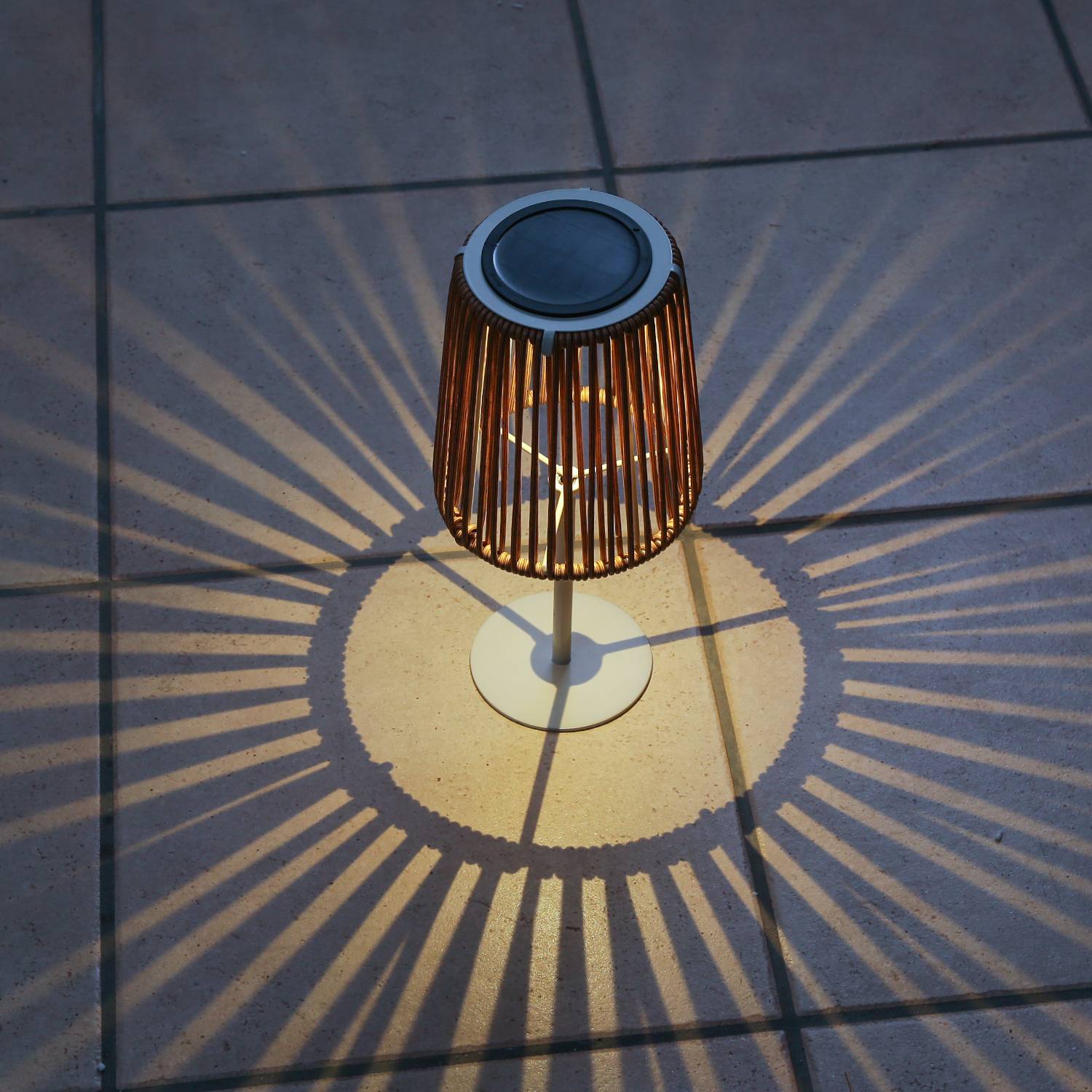 LED Solar Tischleuchte mit Kunststoffseil Korboptik Rattan Solarleuchte H: 19cm