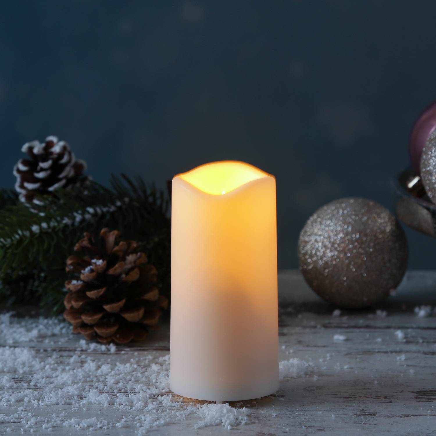 LED Mini Stumpenkerze Grabkerze flackernd H: 10cm Timer Sensor lange Brenndauer